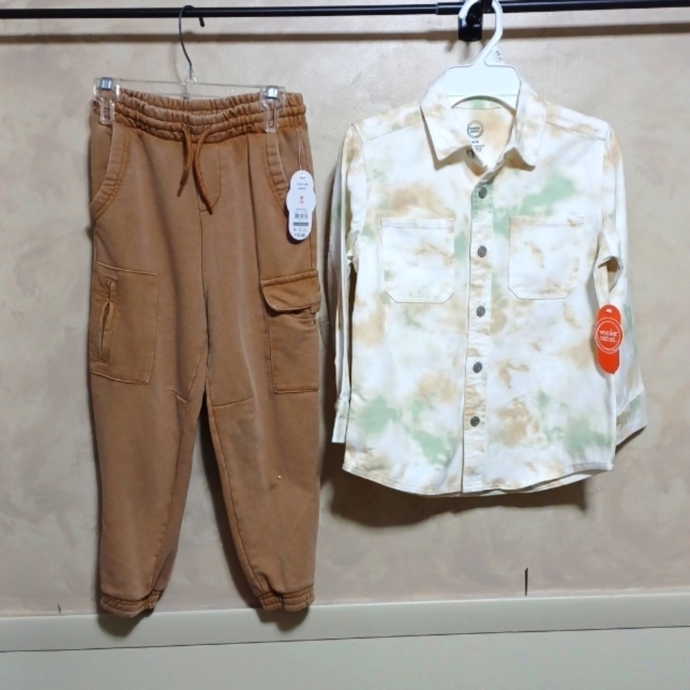 Wonder Nation size 8 boys top and bottom nice heavy material in the shirt